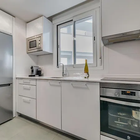 Апартаменты Elegant 2 Bdrm Minimalist W Pool & Bbq