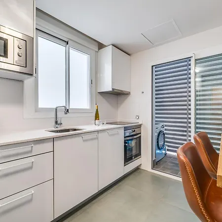 Elegant 2 Bdrm Minimalist W Pool & Bbq Marbella