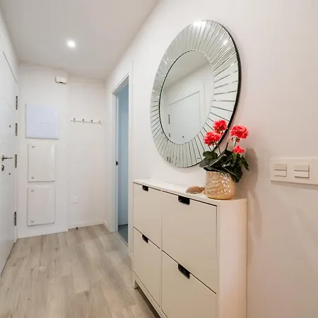 Apartment Elegant 2 Bdrm Minimalist W Pool & Bbq Marbella